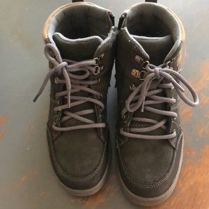 Boys size 3 fall/winter shoes.